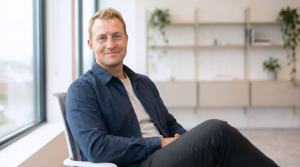 Lydstudie nær København – Producer ved tastatur. – Lydstudiet